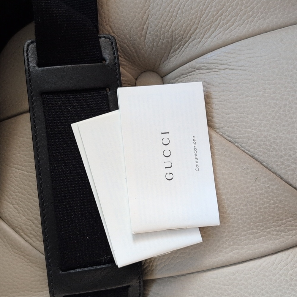 Gucci Black GG Pattern Messenger Bag - Picture 6 of 11